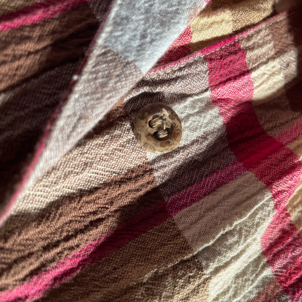 LIZ Claltorne button up shirt.